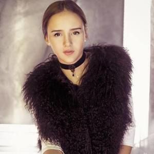 Meet your Posher, Isabella